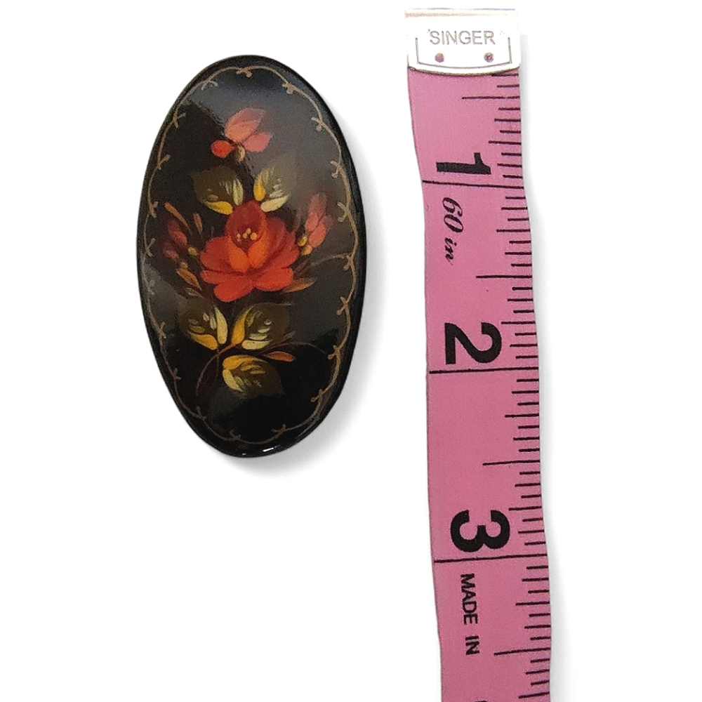 Vintage Russian Lacquered Hand Painted Brooch Pin Signed - Picture 4 of 4